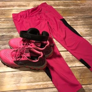 🦅Hollister Hot Pink Mesh workout capris